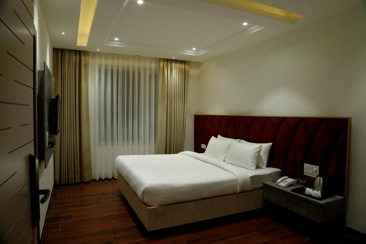 Dayal Hotel Una (Himachal Pradesh) מראה חיצוני תמונה