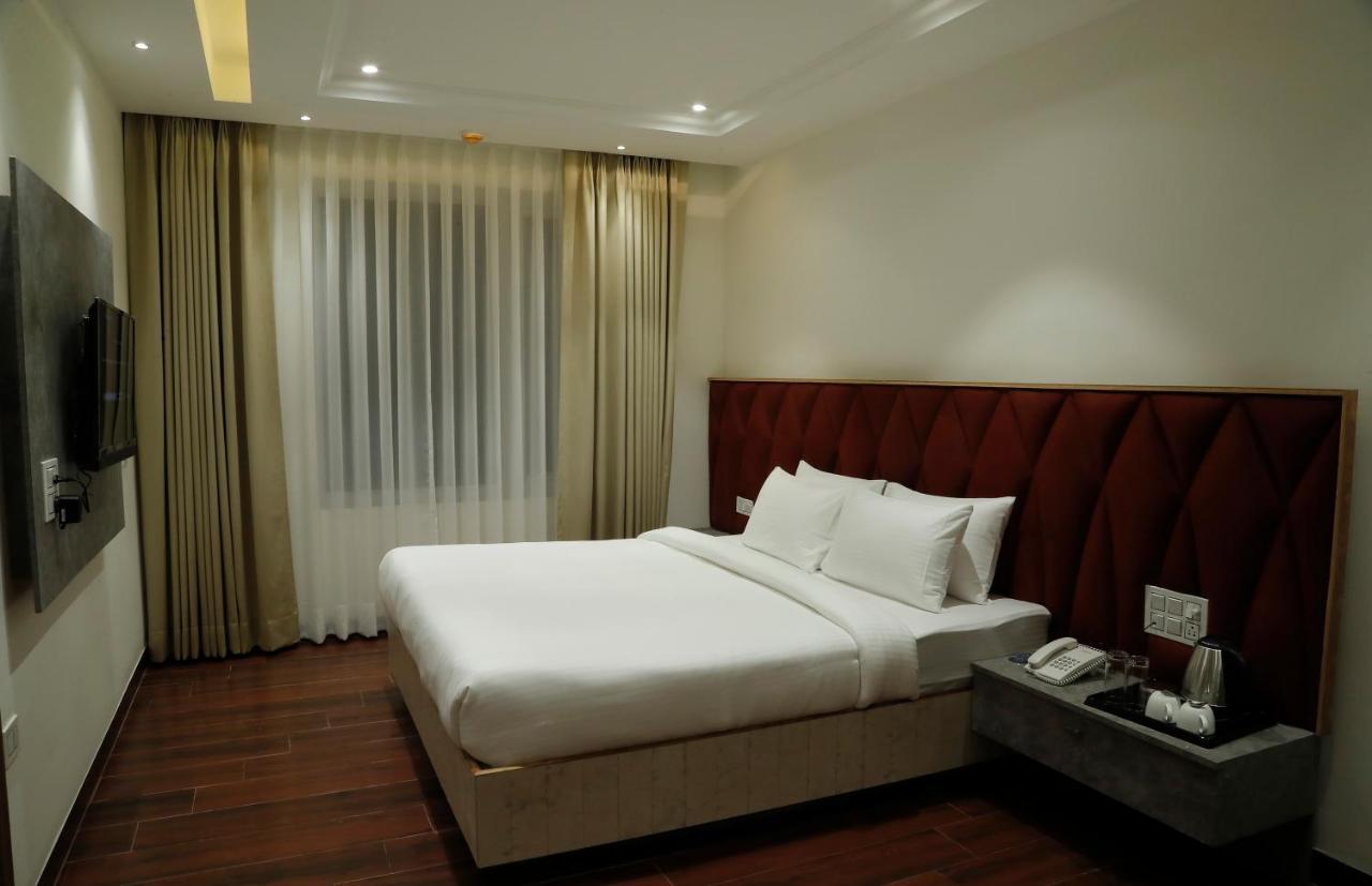 Dayal Hotel Una (Himachal Pradesh) מראה חיצוני תמונה